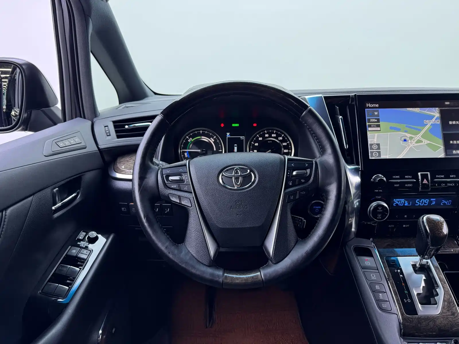 Фото 16 - Toyota Vellfire
