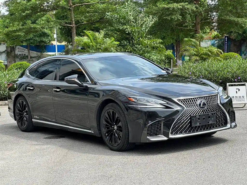 Lexus LS 2018 500h Executive Edition China V фото 4