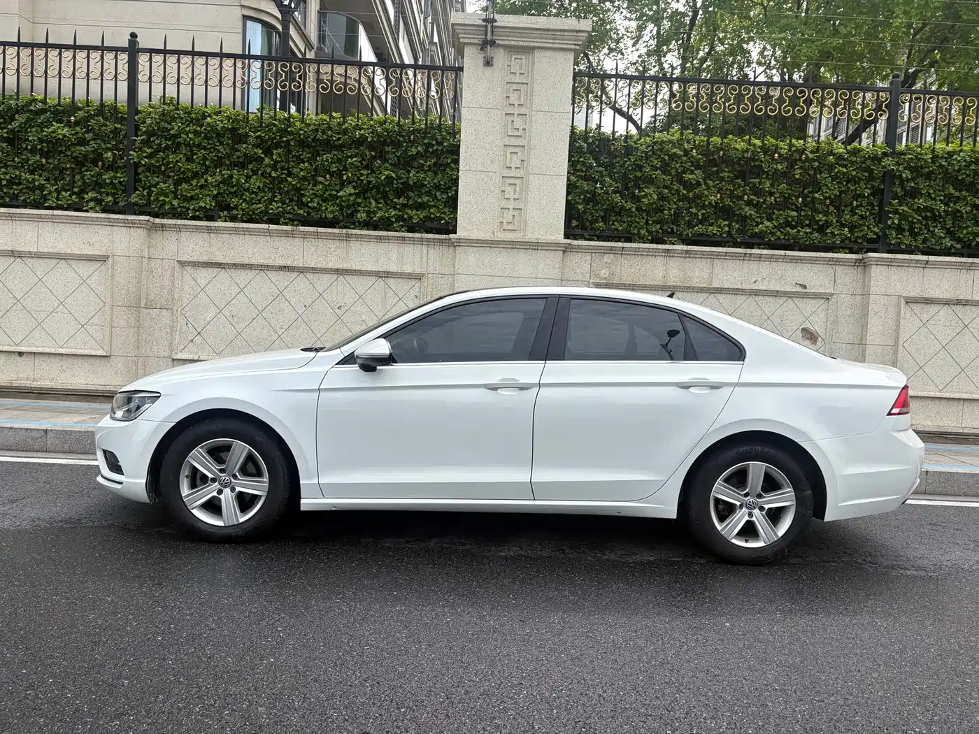 Volkswagen Lamando 2017 230TSI DSG Trend Edition фото 3