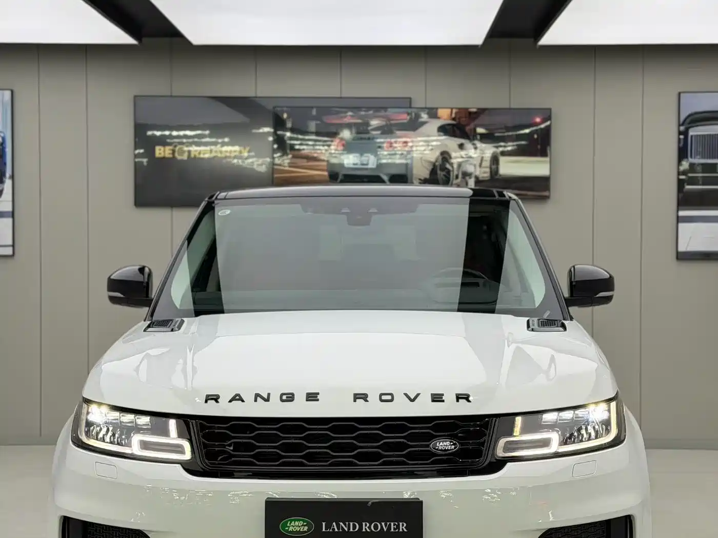 Land Rover Range Rover Sport 2021 3.0 L6 SE фото 2