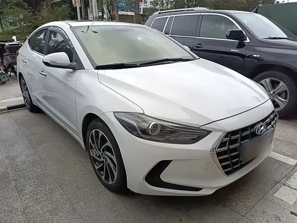 Hyundai Elantra 2020 1.5L CVT Smart Style·Elite фото 4