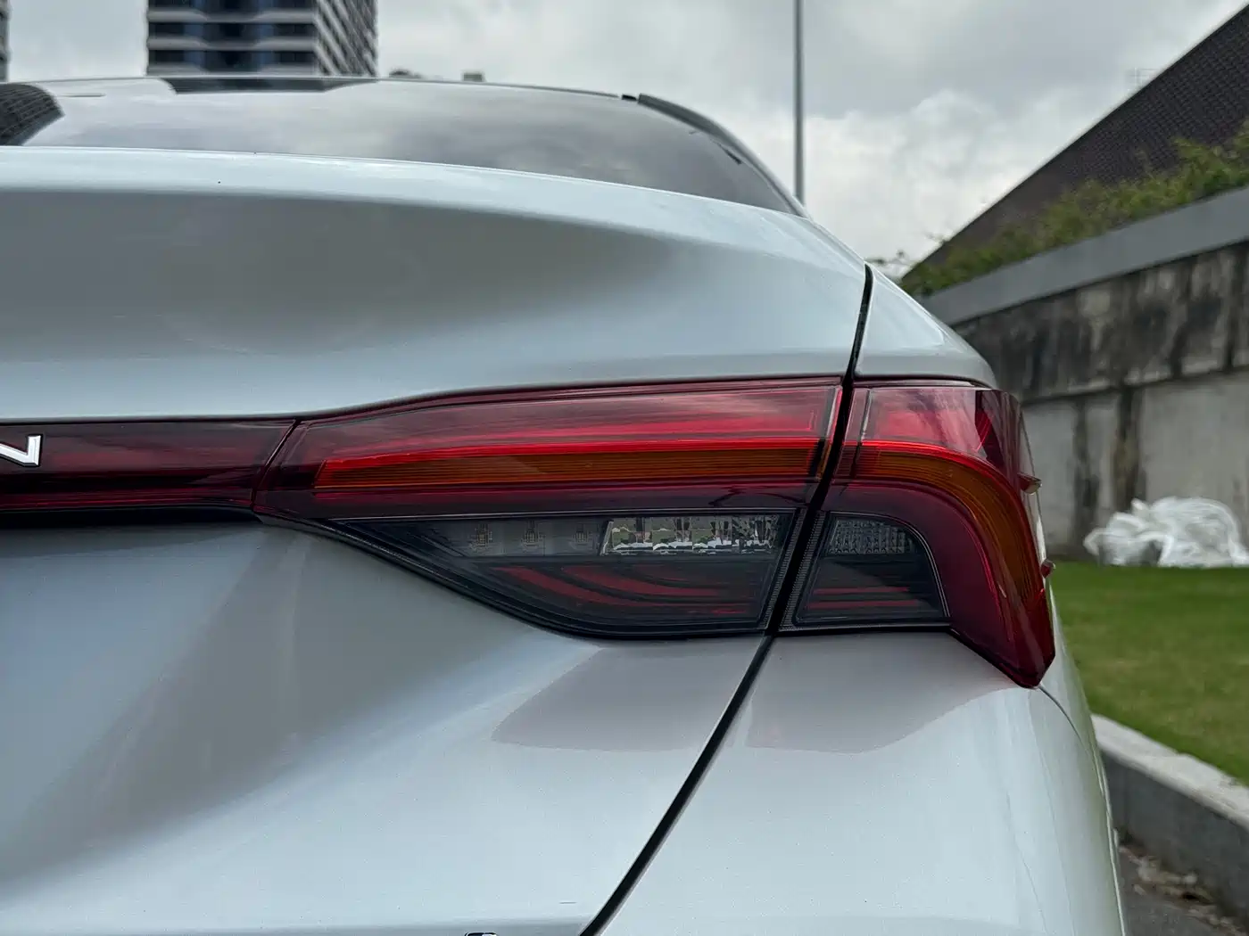 Toyota Avalon 2019 Hybrid 2.5L Luxury Edition China V фото 8