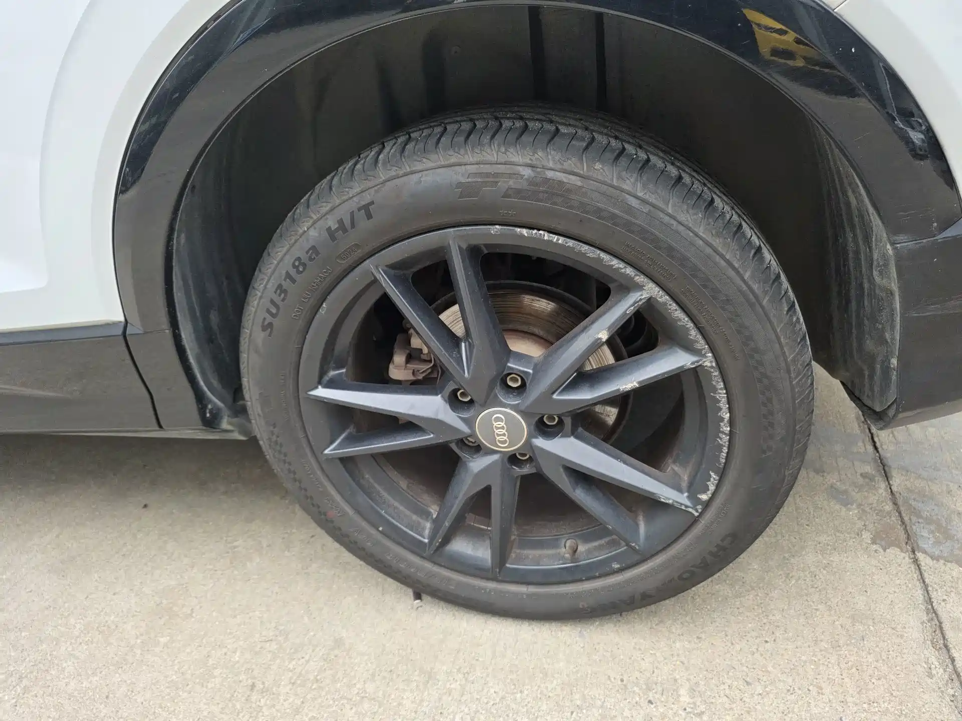 Photo 11 - Audi Q2L