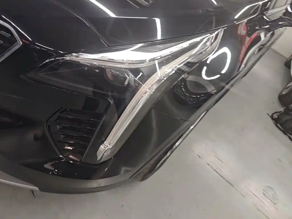 Cadillac XT4 2023 2023 Model Year 28T Two-Wheel Drive Luxury Model