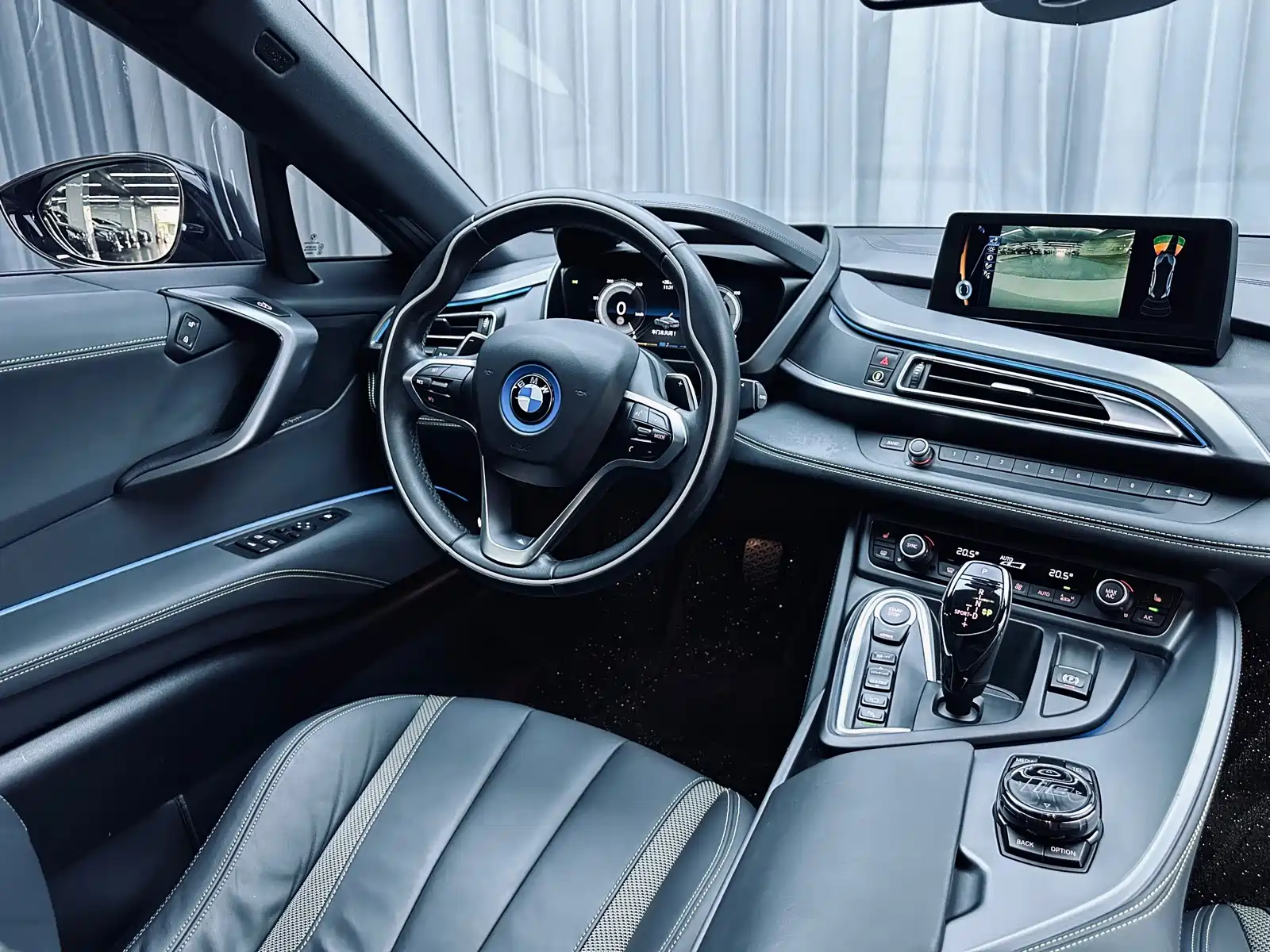 Фото 20 - BMW i8