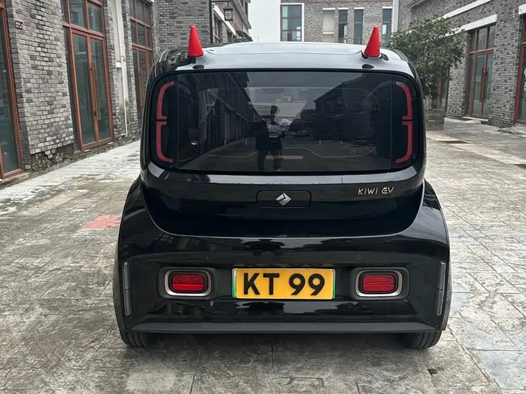 Photo 4 - Baojun KiWi EV