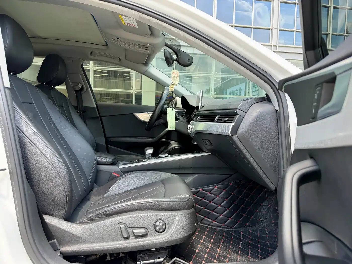 Фото 7 - Audi A4L