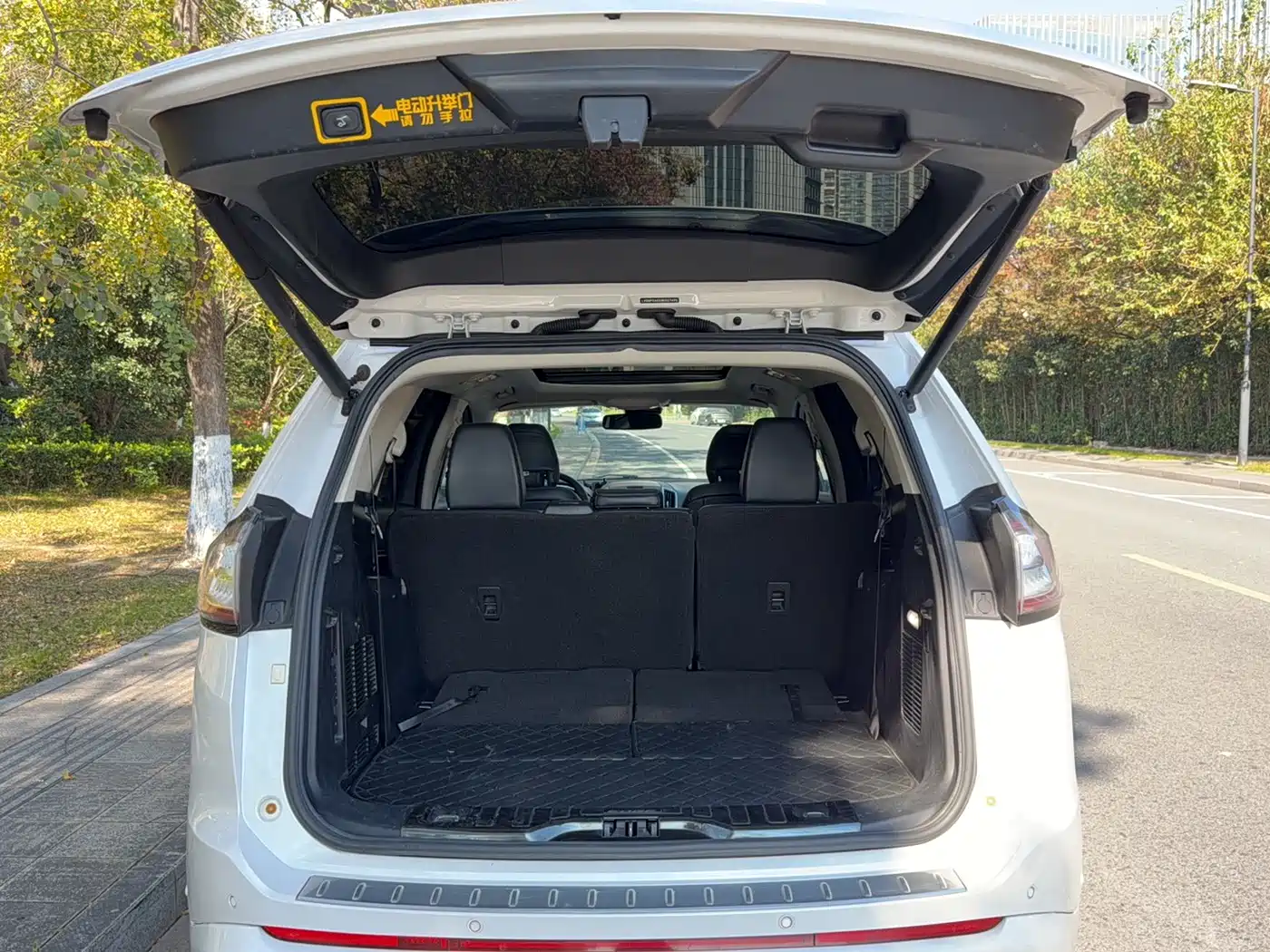 Фото 15 - Ford Edge