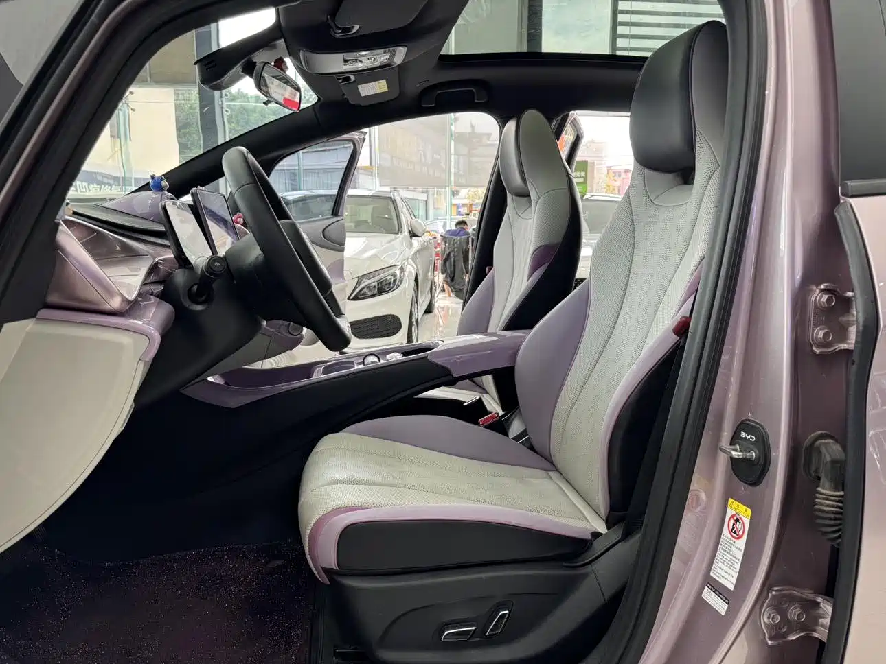 BYD Dolphin 2024 Glory Edition 420km Fashion Edition фото 7