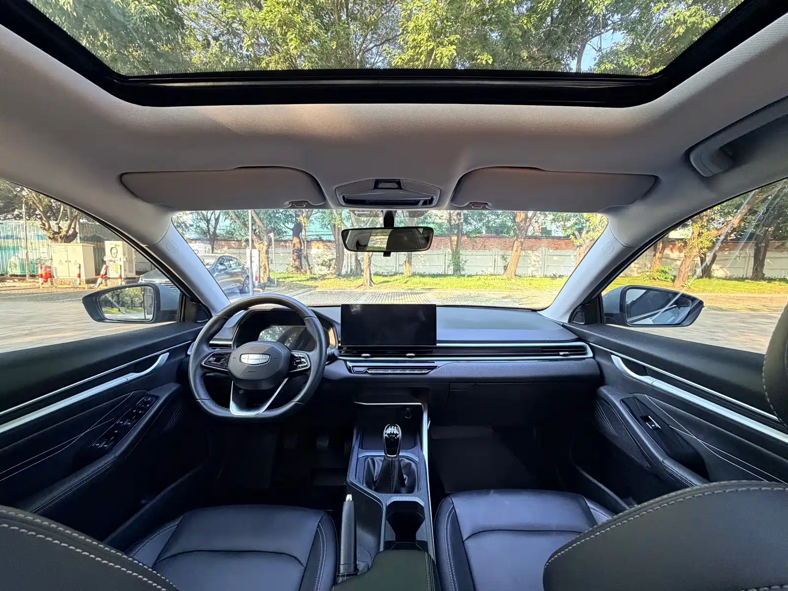 Фото 20 - Geely Emgrand