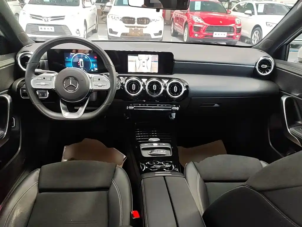 Mercedes-Benz A-Class 2020 A 180 L Sport Sedan фото 10