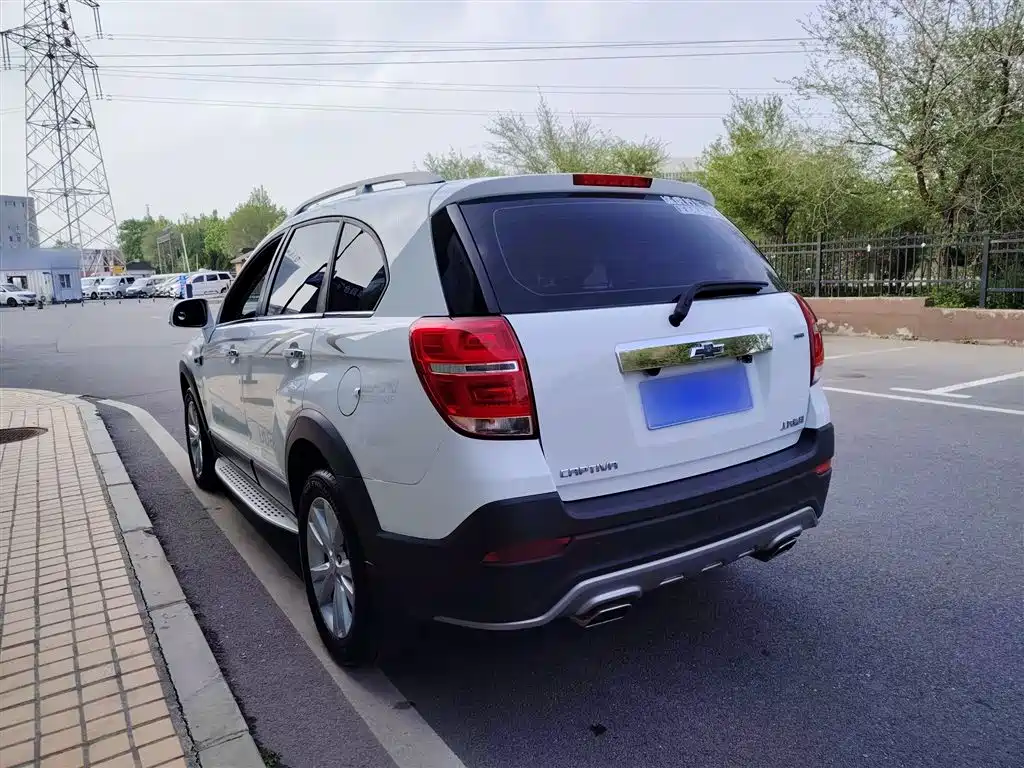 Chevrolet Captiva 2015 2.4L AWD Flagship 7-Seater фото 4