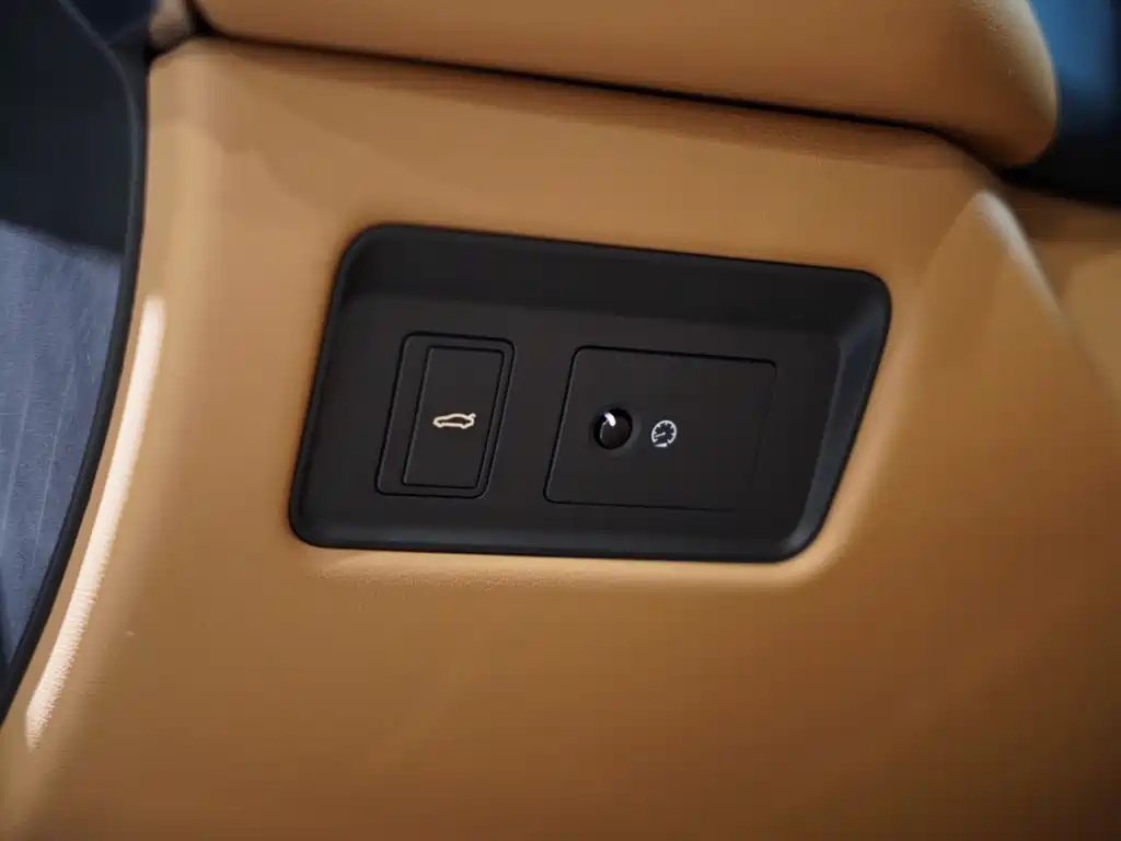 Jaguar XFL 2026 2025 2.0T P250 FWD Luxury Edition