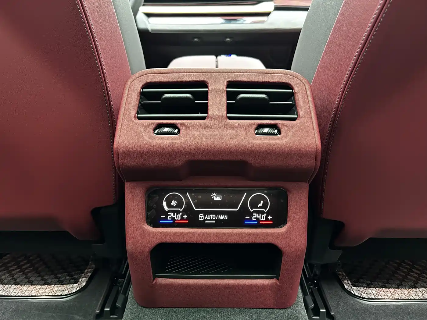 BMW 5 Series 2025 530Li Premium M Sport Package фото 19
