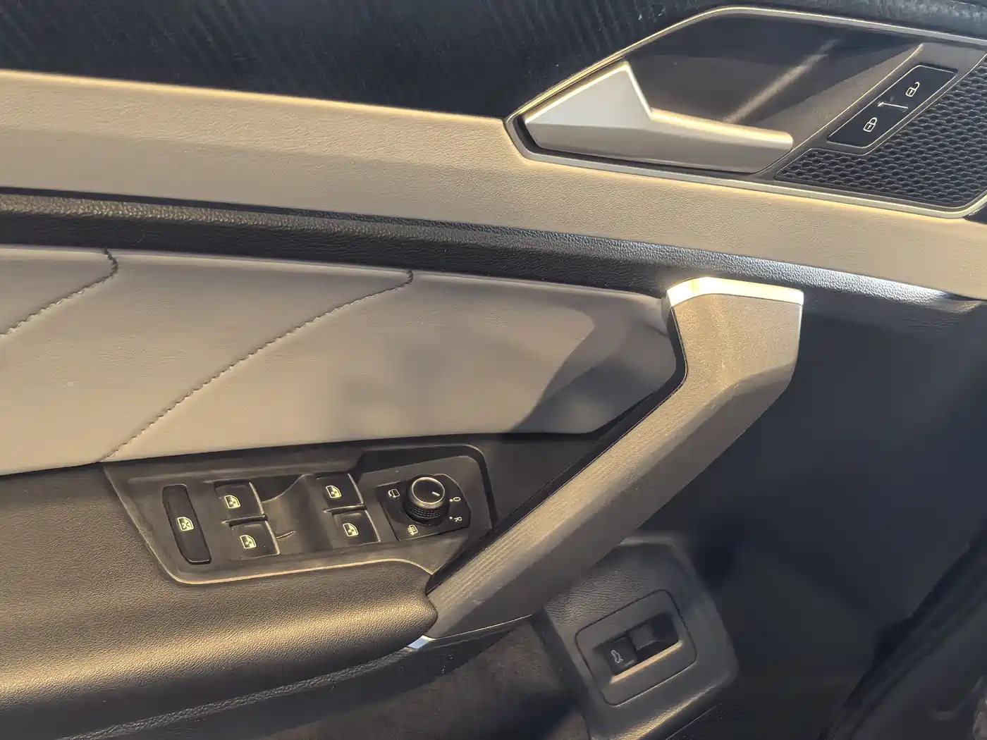 Volkswagen Tayron 2023 330TSI 2WD Luxury Plus Advanced Edition фото 19