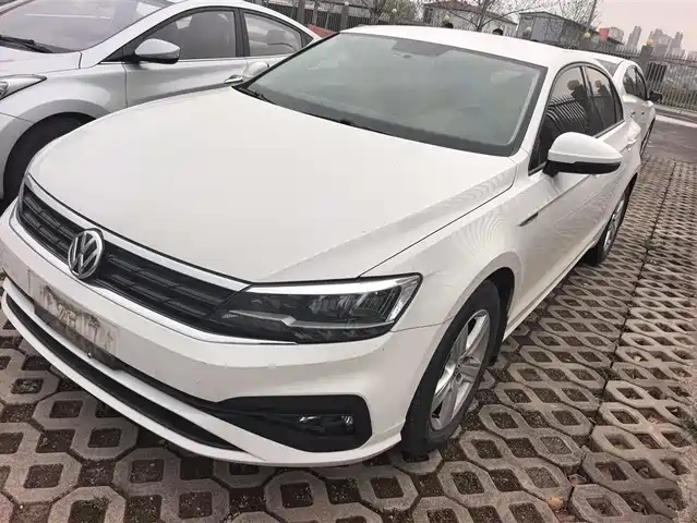 VOLKSWAGEN LINGDU