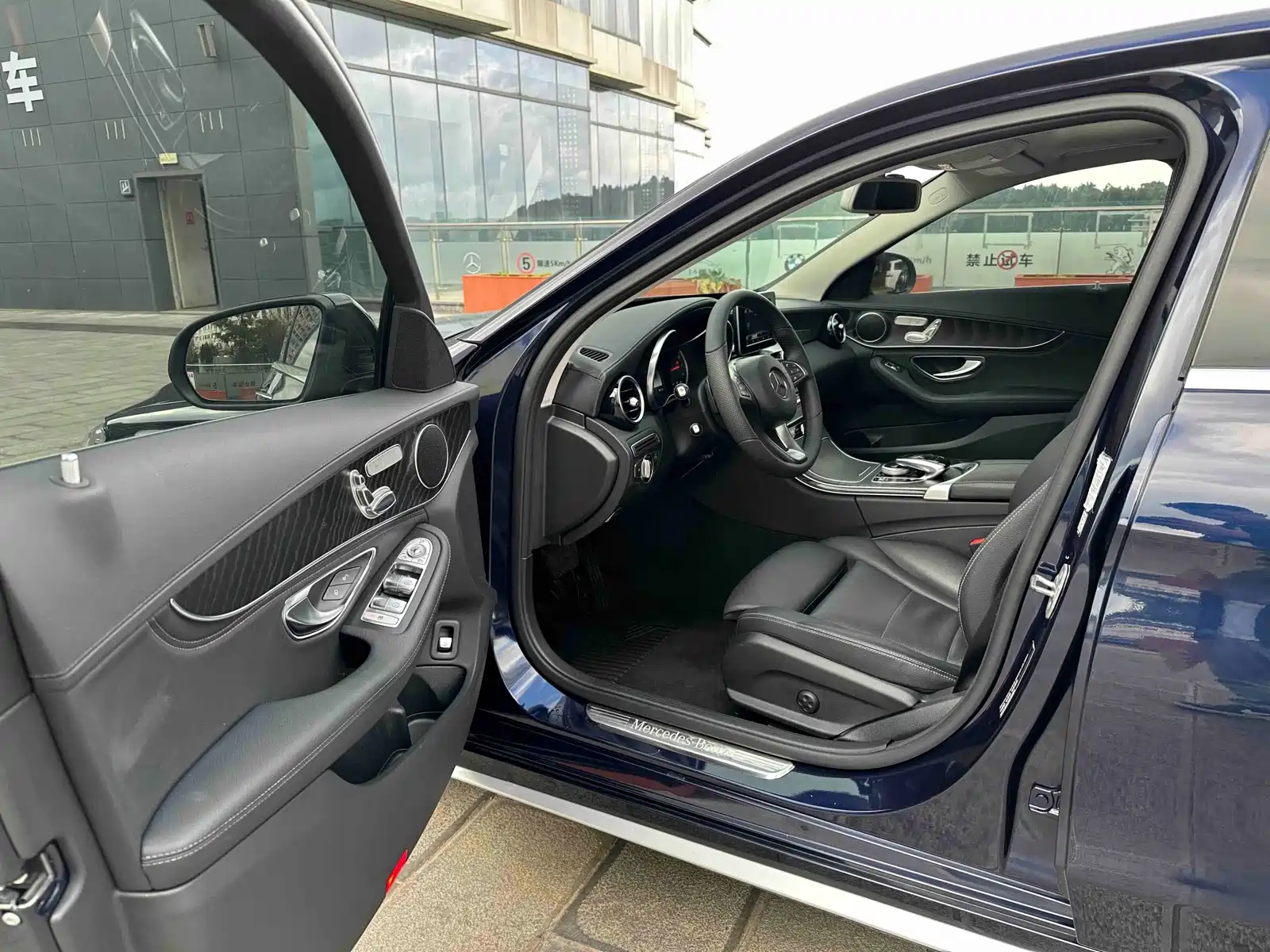 Фото 19 - Mercedes-Benz C-Class