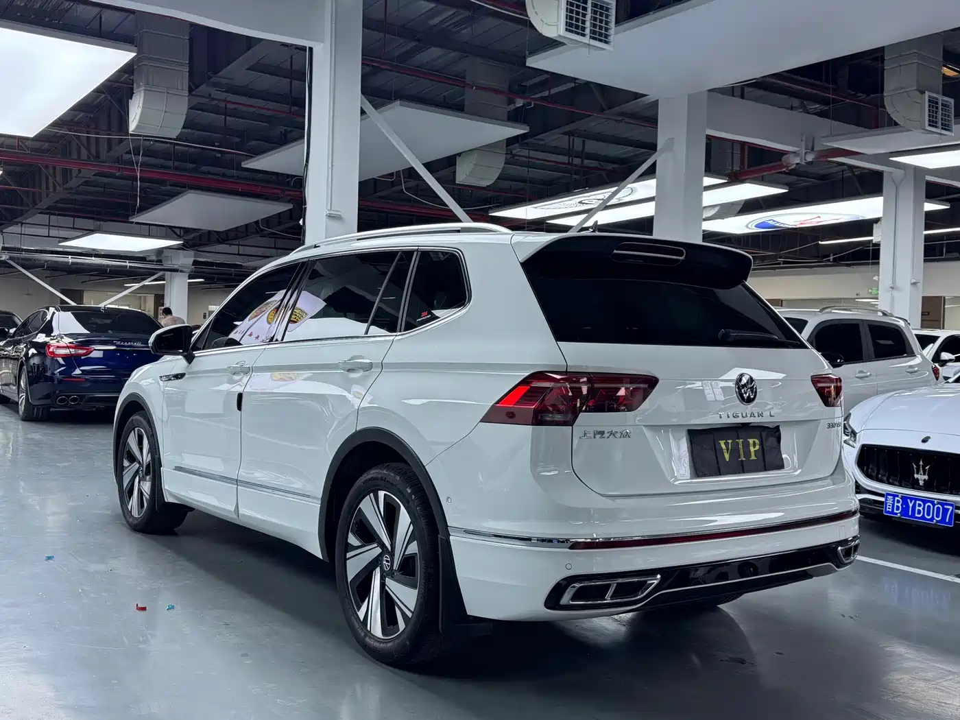Volkswagen Tiguan L 2023 330TSI Auto 2WD R-Line Premium Edition фото 16