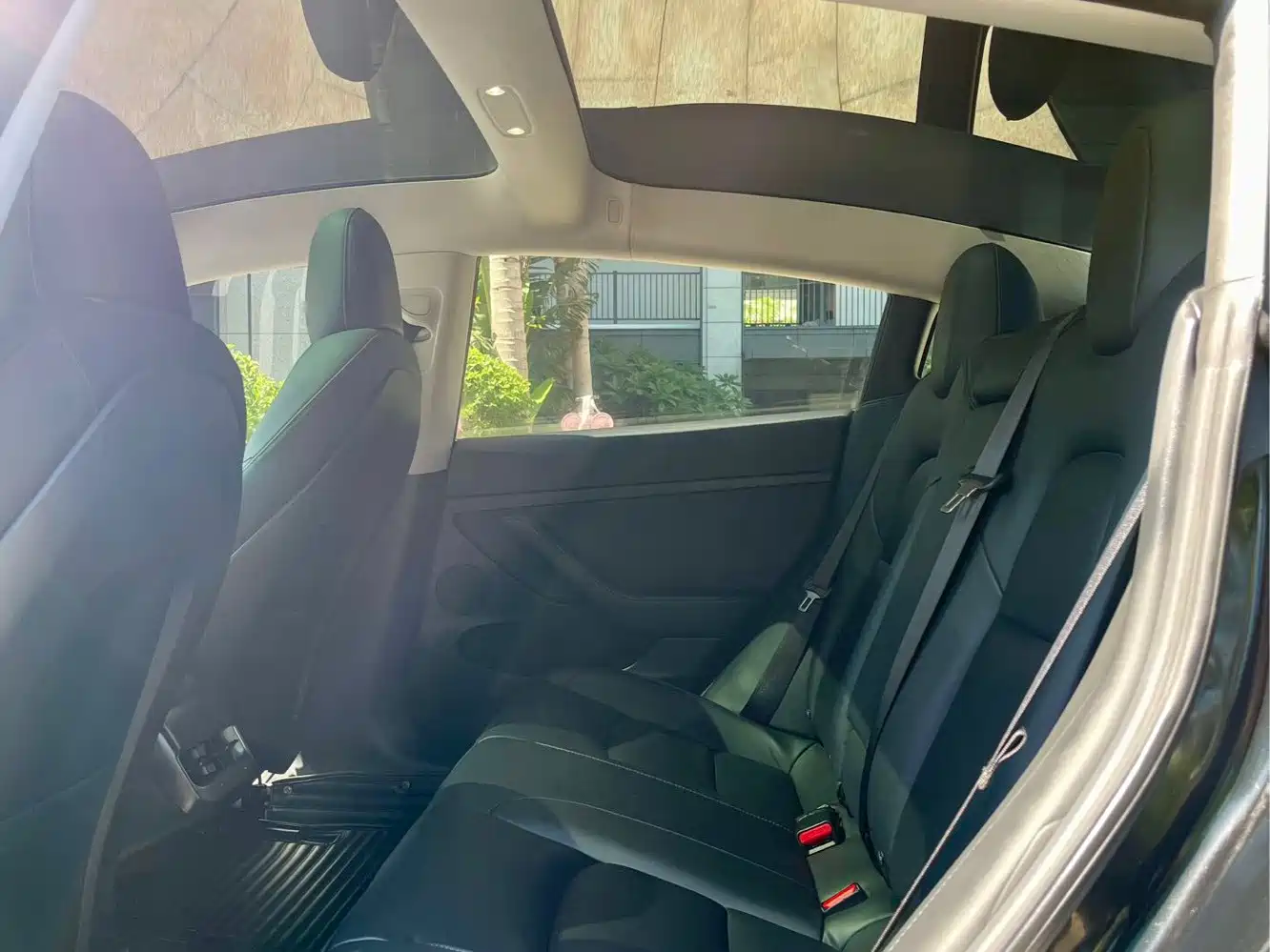 Фото 6 - Tesla Model 3