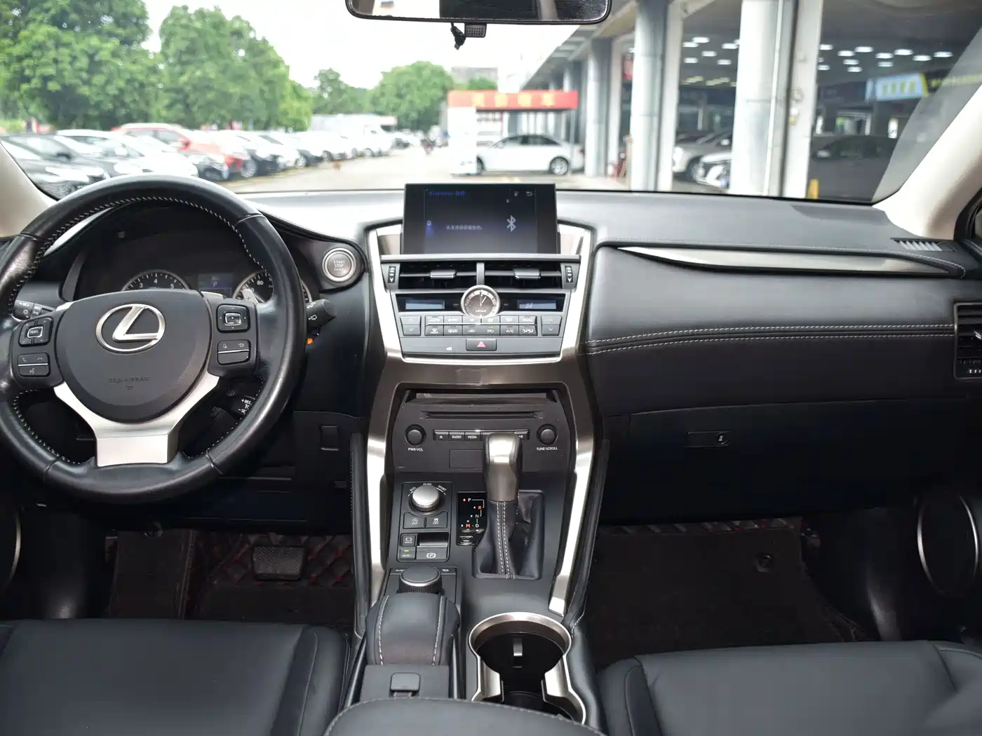 Фото 8 - Lexus NX