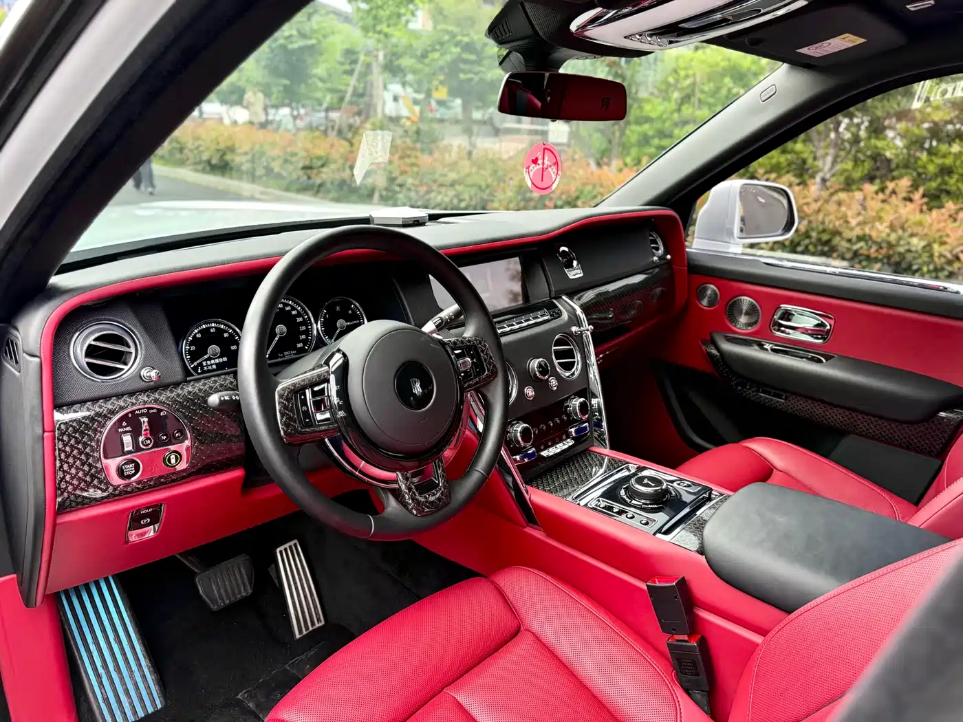 Rolls-Royce Cullinan 2018 4-Seater Version фото 4