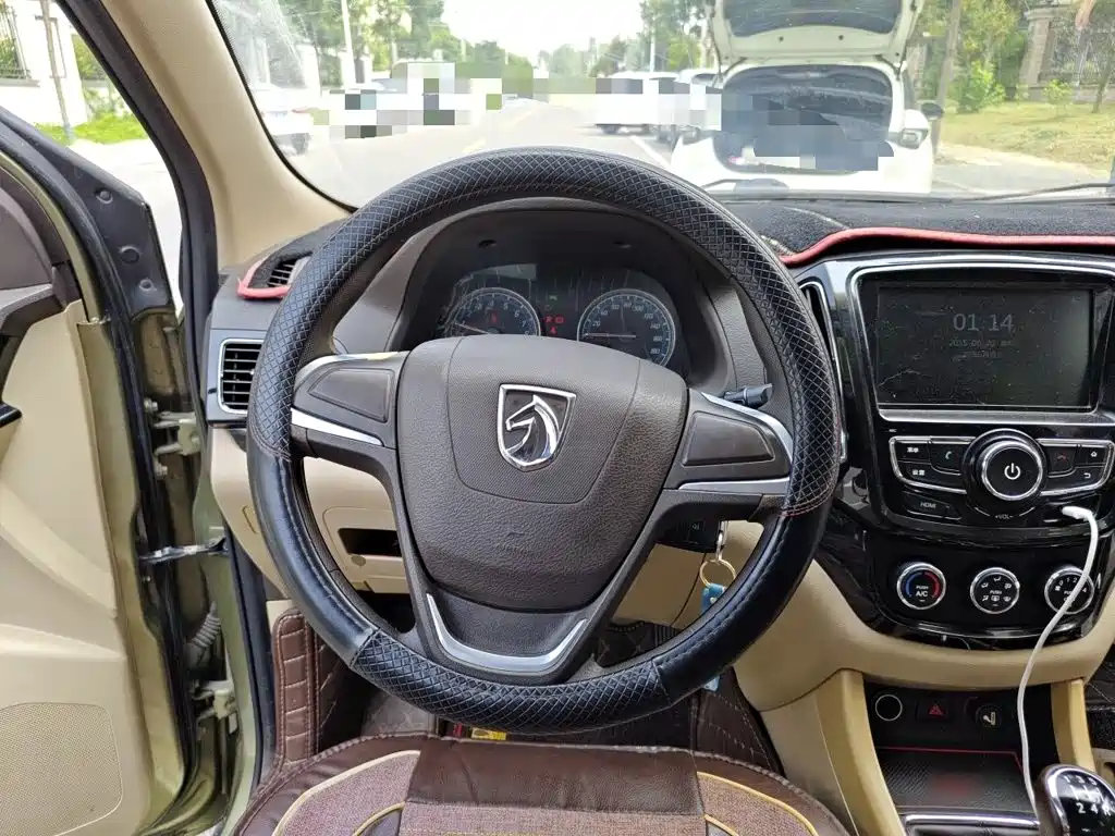 Baojun 730 2015 2014 1.5L Manual Comfort 7-seater