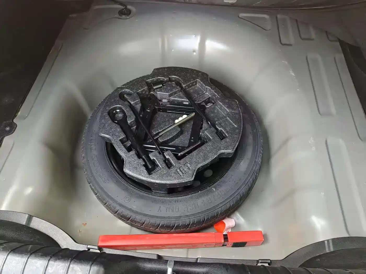 Hyundai Elantra 2022 1.5L CVT LUX Premium Edition фото 8