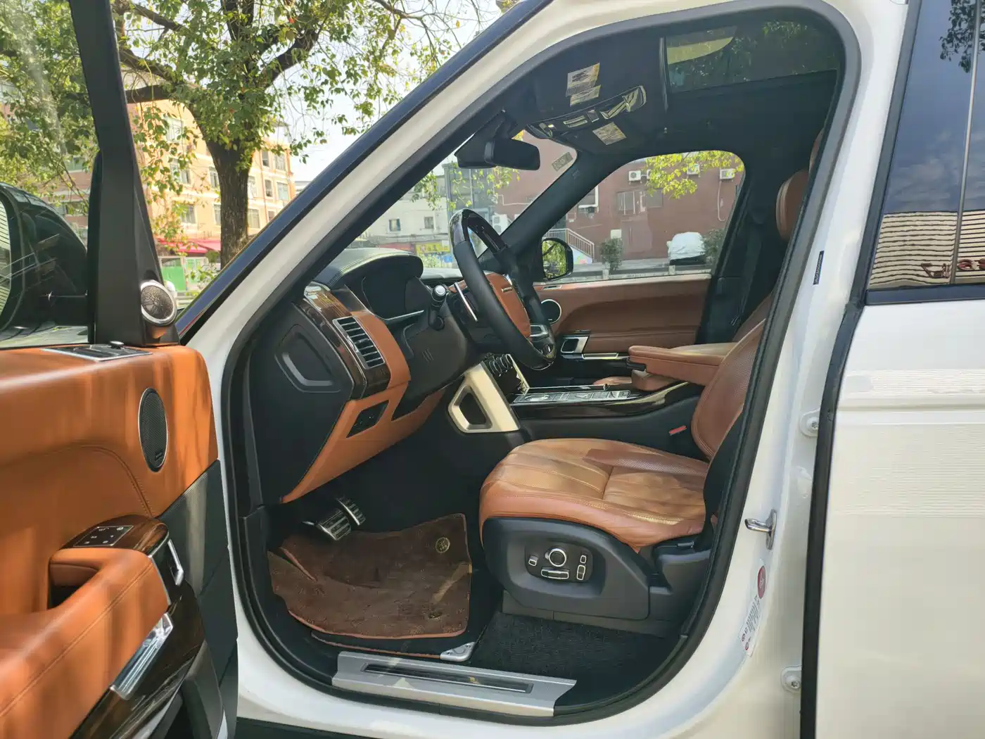 LAND ROVER RANGE ROVER