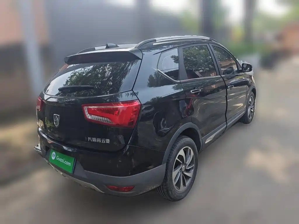 Baojun 560 2016 2016 1.5T Manual Luxury