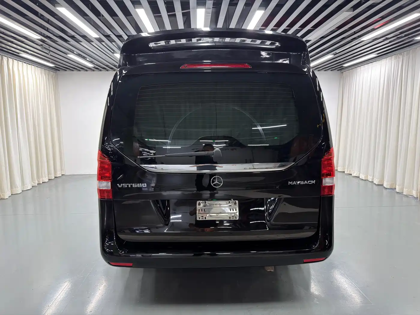 Mercedes-Benz V-Class 2018 V 260 L Premium Long Wheelbase Edition China VI фото 24