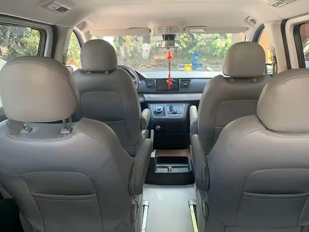 SAIC Maxus Maxus G10 2022 2.0T Auto Elite Edition Petrol 7-Seater фото 7