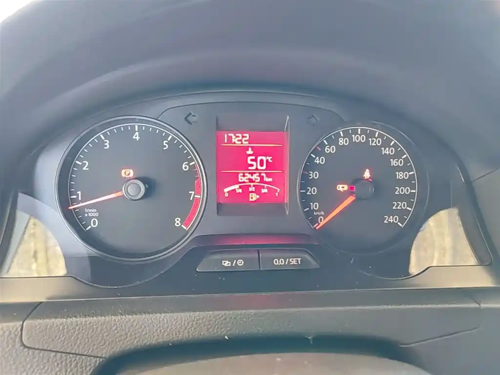 Volkswagen Santana 2015 1.6L Manual Comfort Edition фото 8