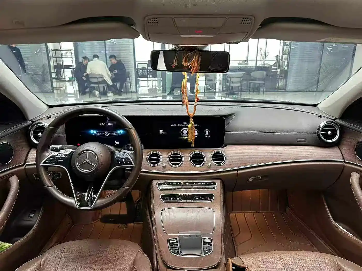 Mercedes-Benz E-Class 2023 E 300 L Fashion фото 5