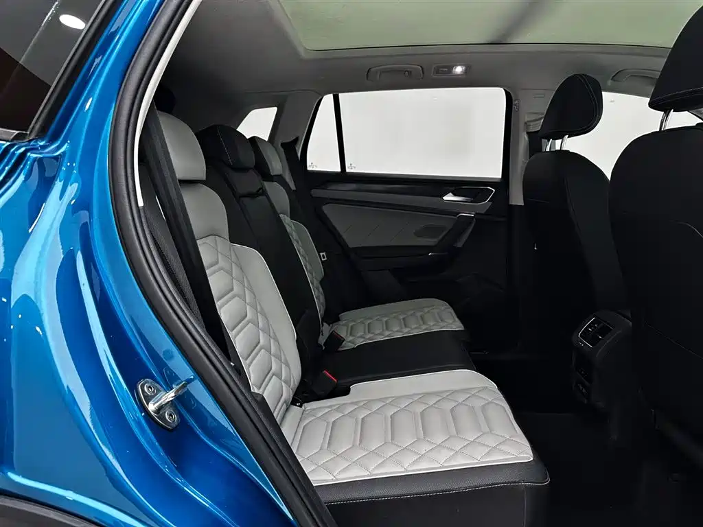 Volkswagen Tayron 2023 280TSI 2WD Luxury Plus Advanced Edition фото 23