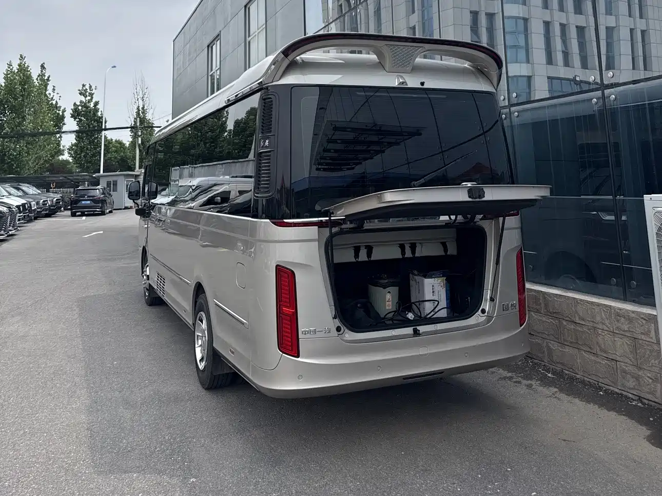 Hongqi Guoyue 2024 3.0T Flagship Edition 17-seater фото 4