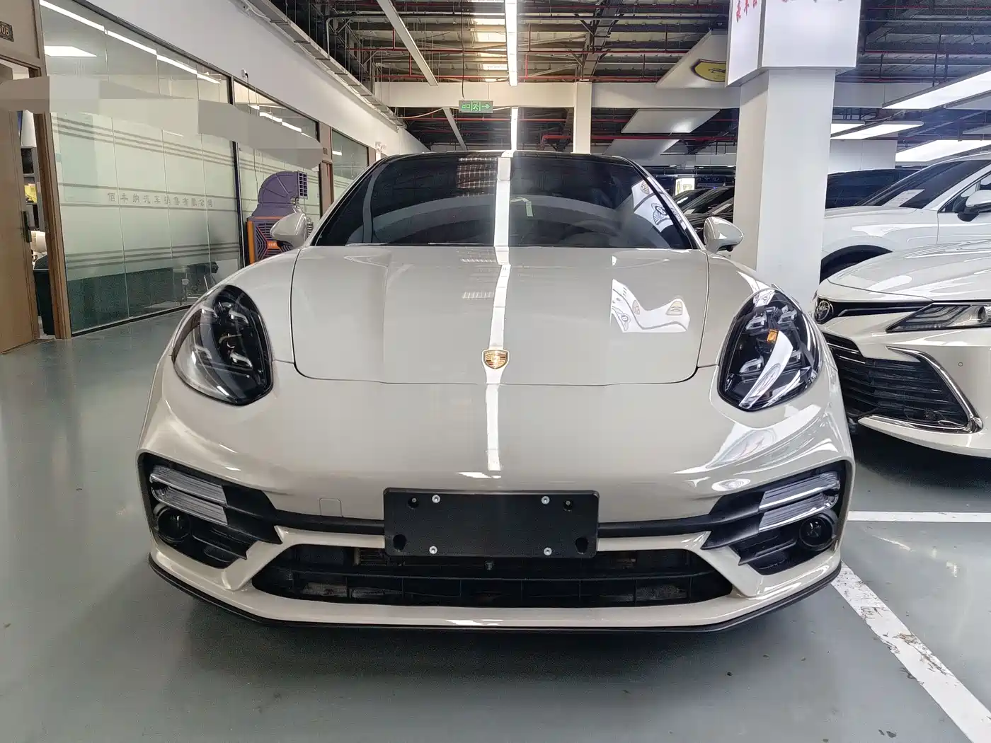 Porsche Panamera 2014 Panamera 4 Executive 3.0T фото 2