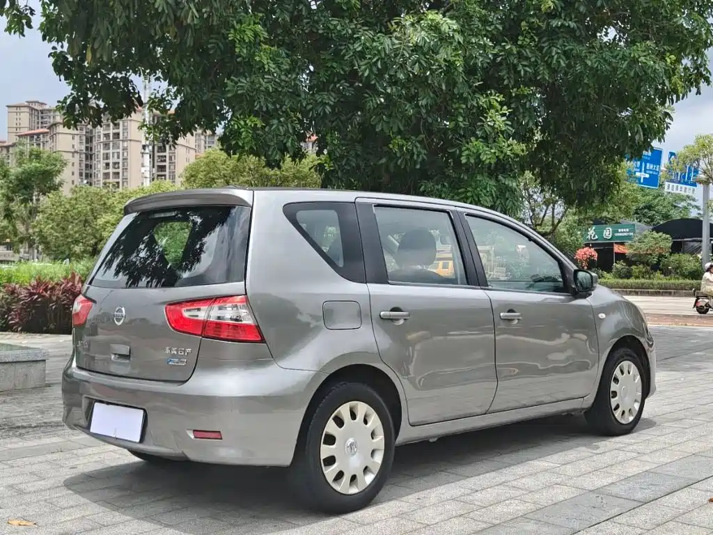 Nissan Livina 2014 2013 1.6XE CVT Comfort