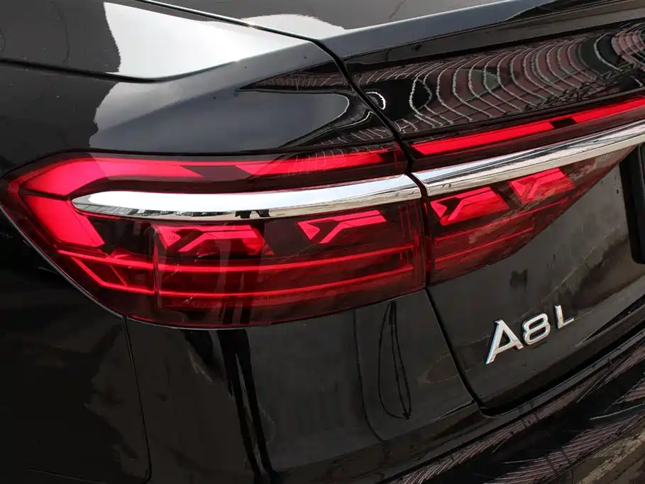 Audi A8 2023 A8L 50 TFSI quattro Exclusive фото 13