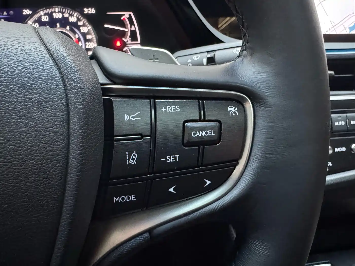 Lexus ES 2023 200 Excellence Edition фото 29