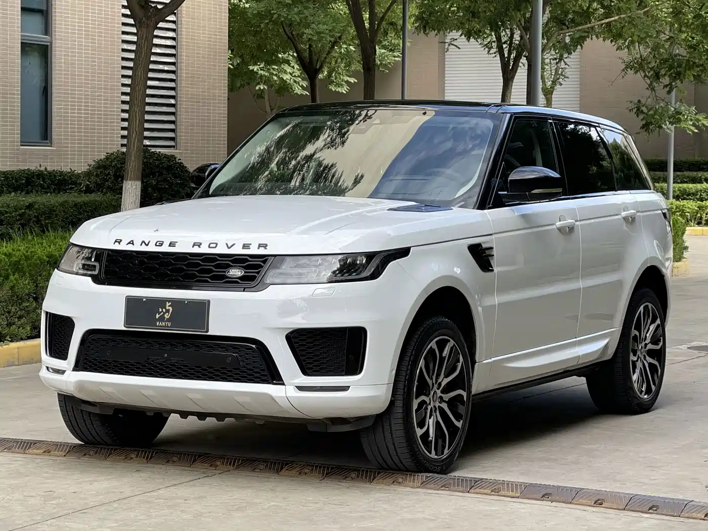 Land Rover Range Rover Sport 2021 3.0 L6 Gloss Black Edition
