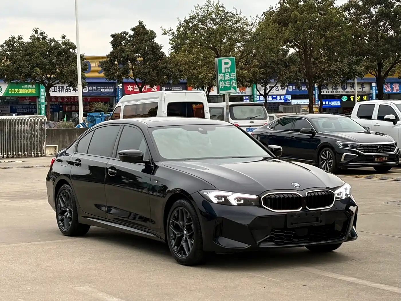 BMW 3 Series 2025 330Li M Sport Night Edition фото 3