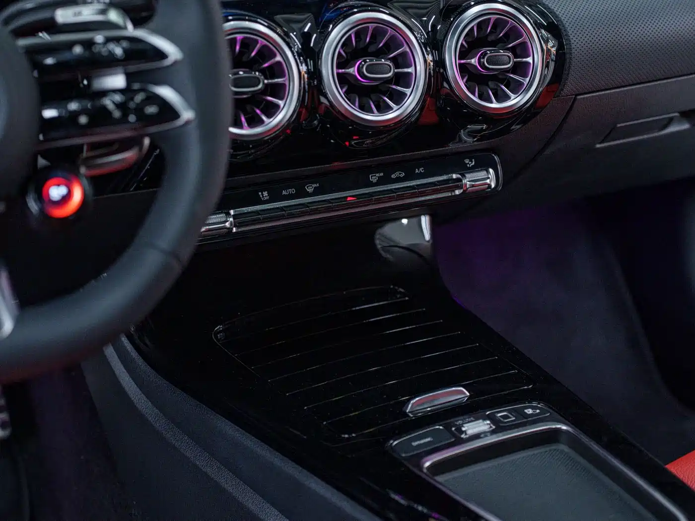 Mercedes-Benz CLA AMG 2024 Facelift AMG CLA 35 4MATIC фото 17
