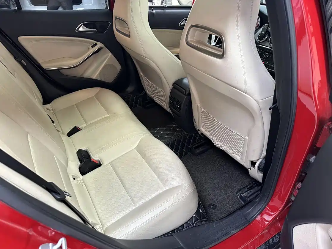 Mercedes-Benz GLA 2016 GLA 220 4MATIC Luxury фото 8