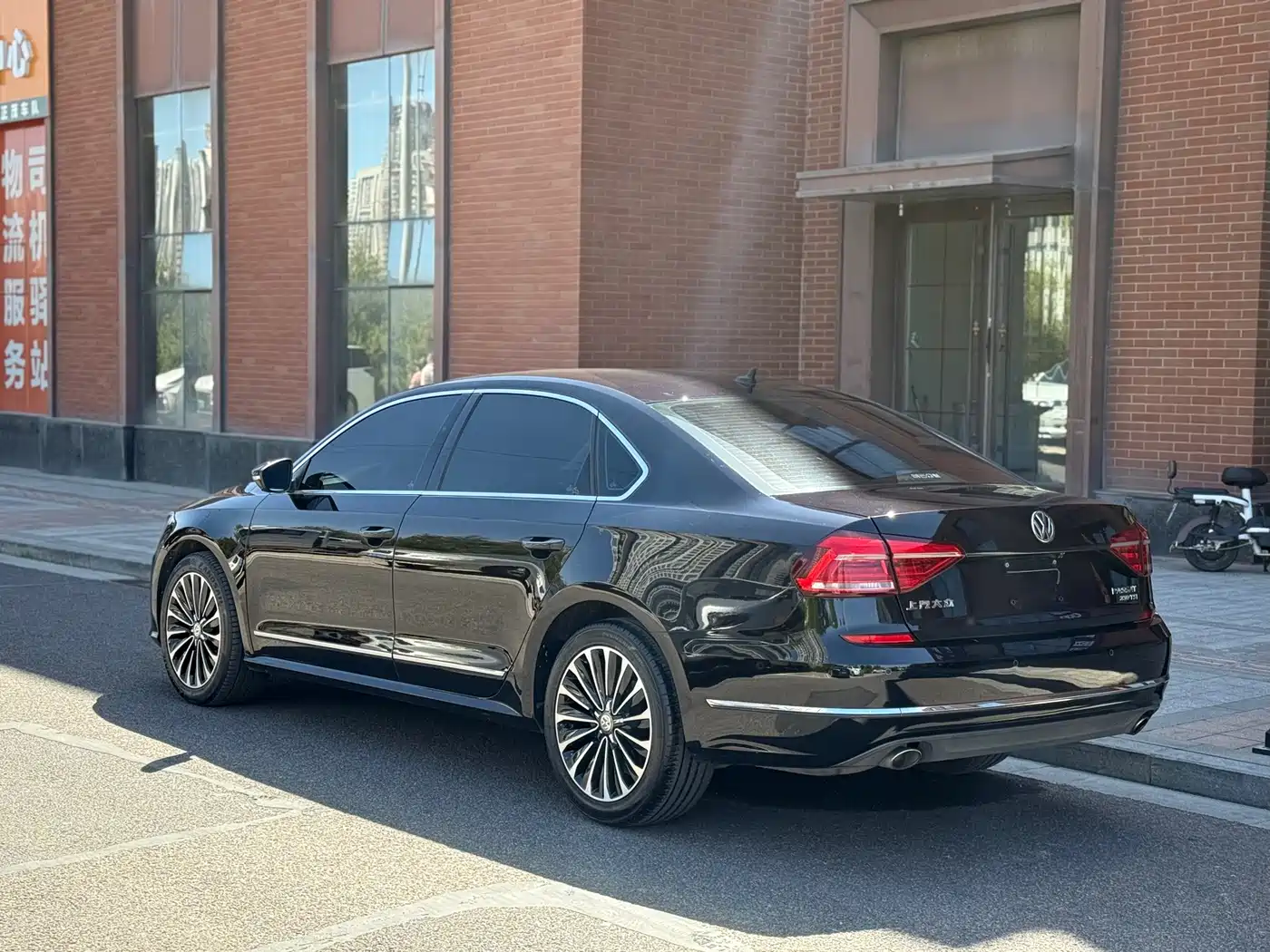 Volkswagen Passat 2017 330TSI DSG Prestige фото 15