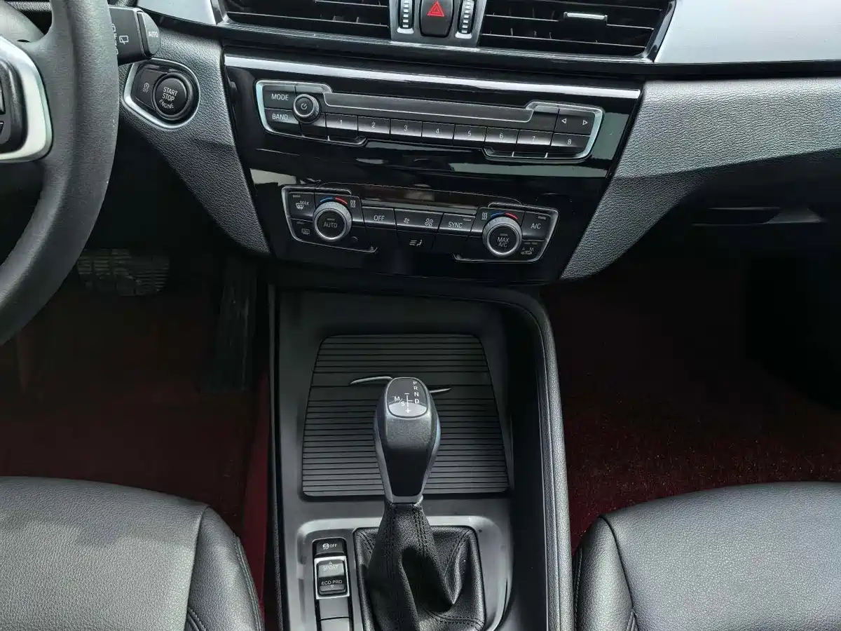BMW X1 2019 sDrive18Li Fashion Model фото 6