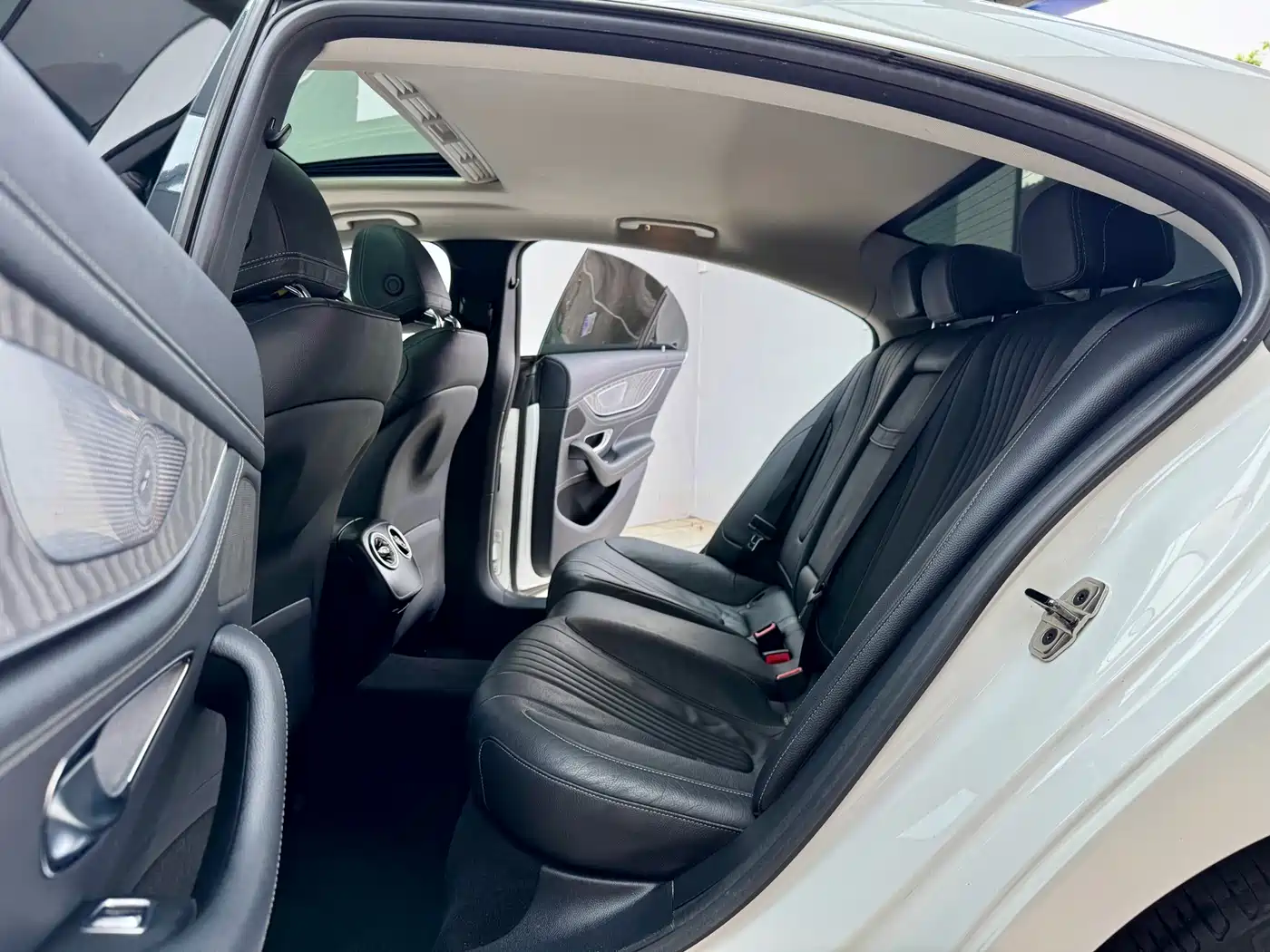 Mercedes-Benz CLS 2018 CLS 300 Dynamic фото 10