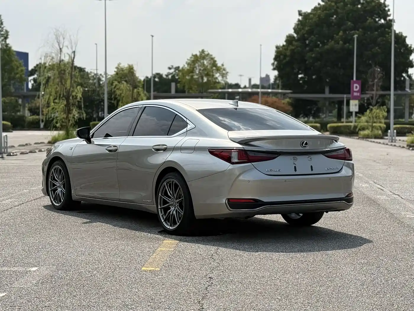 Фото 5 - Lexus ES