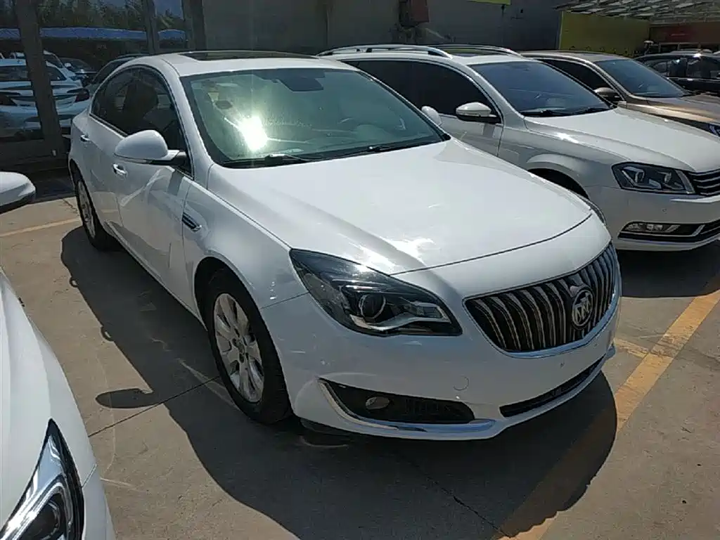 Buick Regal 2015 2.0L Elite Fashion Model фото 4