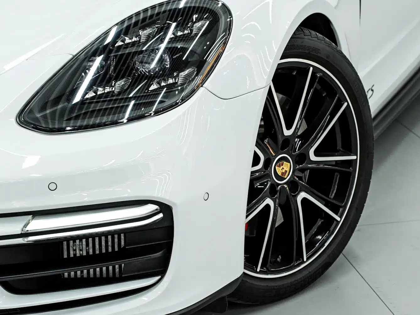Porsche Panamera 2023 Panamera GTS 4.0T фото 7