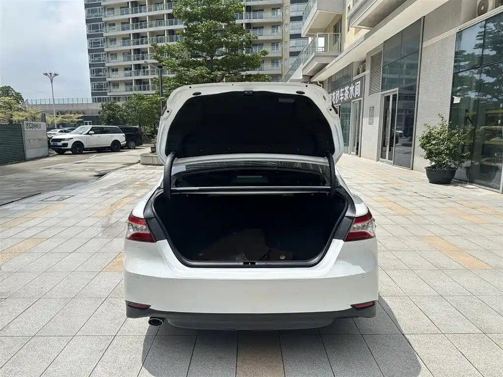 Toyota Camry 2021 Hybrid 2.5HG Luxury Edition фото 19